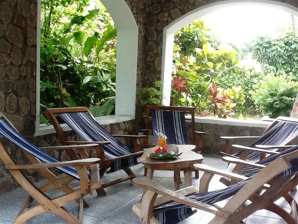 L'Hirondelle Guest House Anse Volbert Village Exterior foto